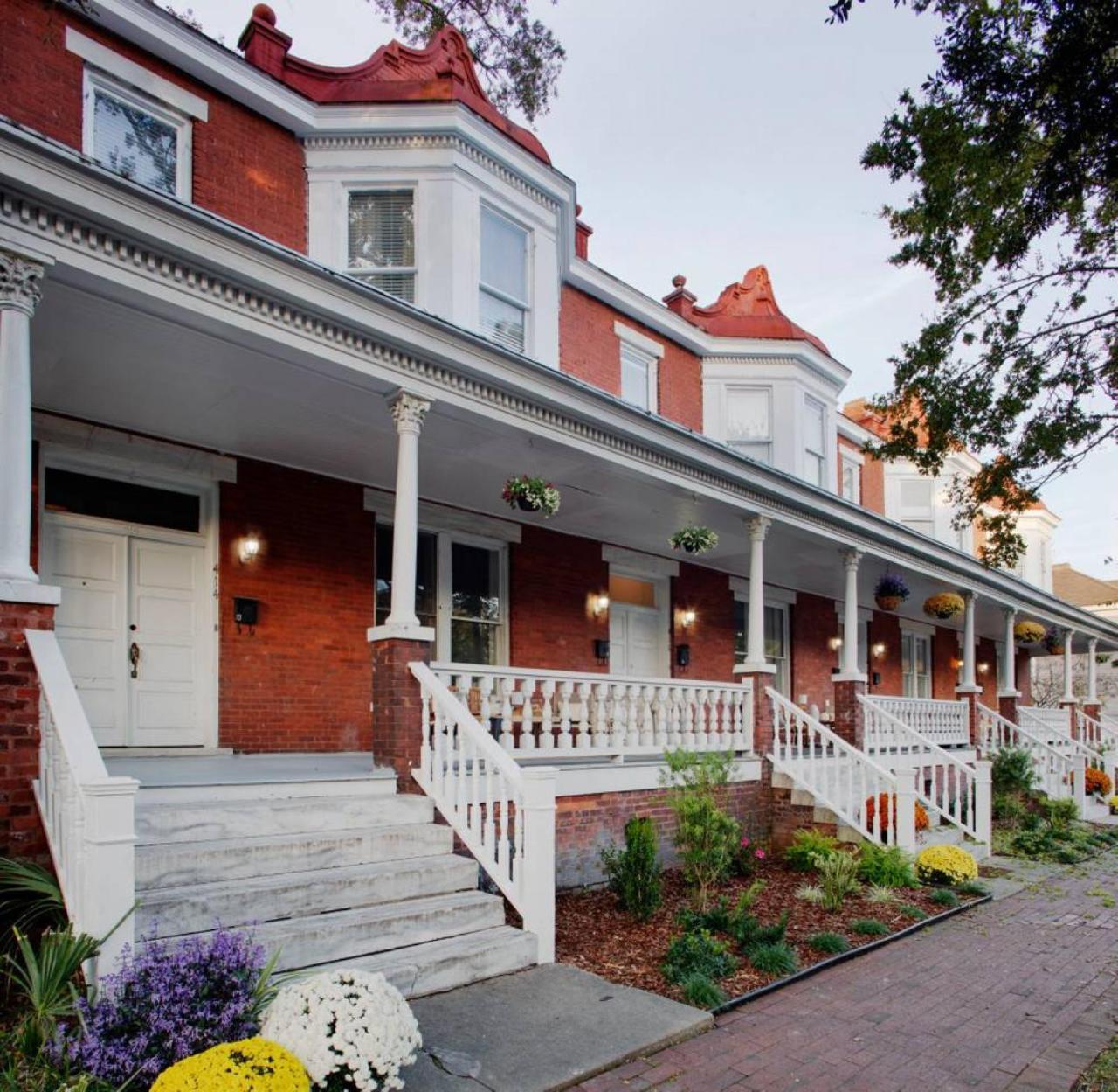 414 Waldburg A - Newly Renovated Apt With Outdoor Space! Apartment Savannah Bagian luar foto