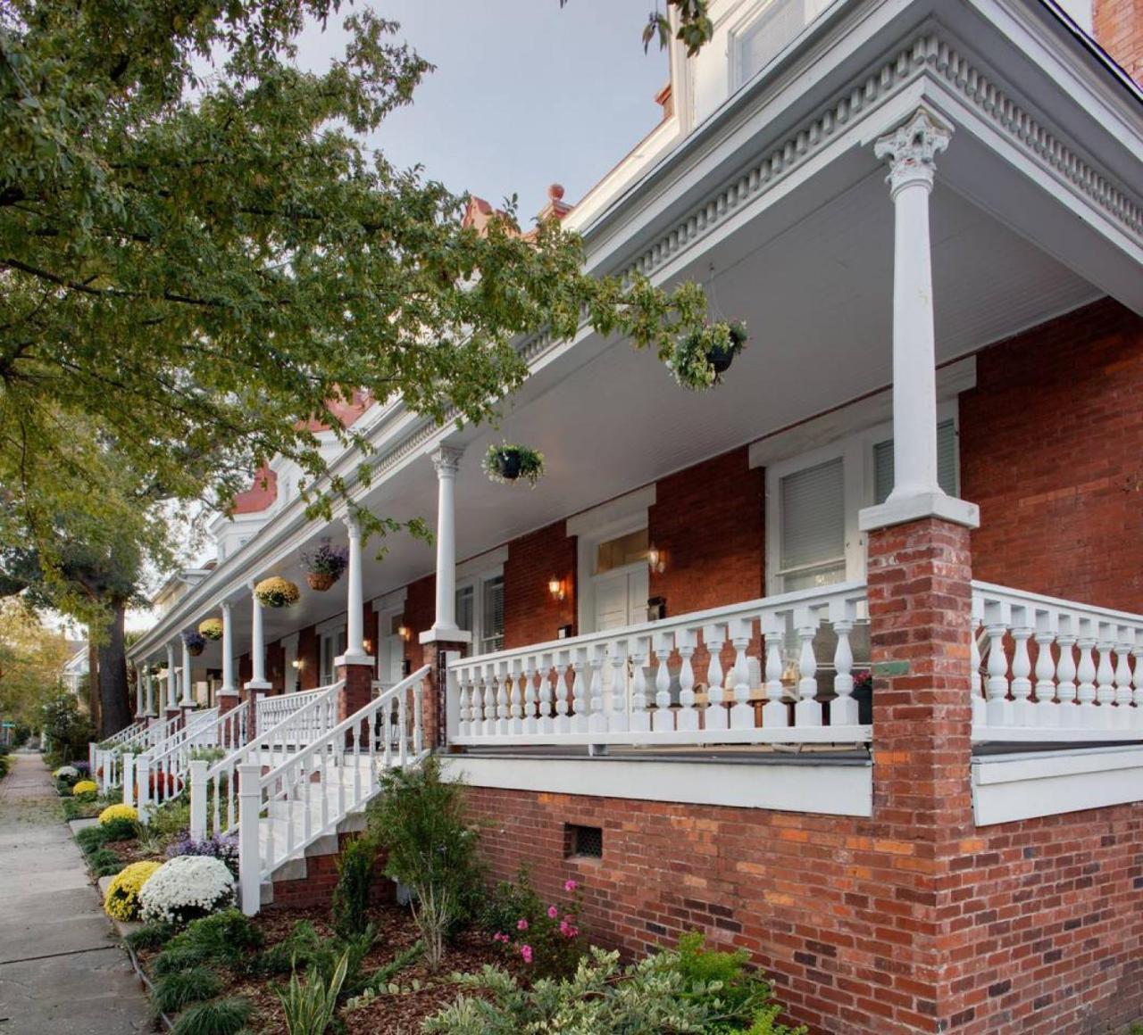 414 Waldburg A - Newly Renovated Apt With Outdoor Space! Apartment Savannah Bagian luar foto