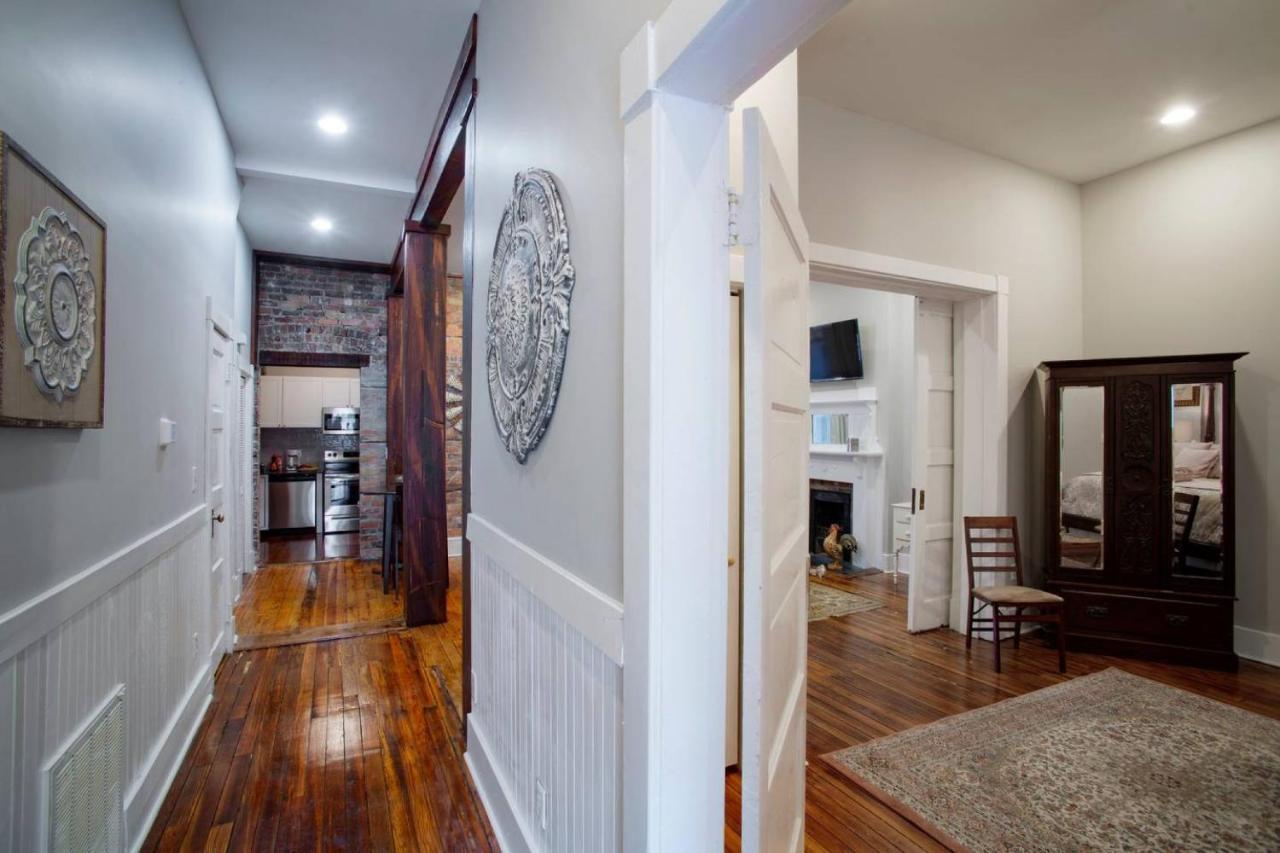 414 Waldburg A - Newly Renovated Apt With Outdoor Space! Apartment Savannah Bagian luar foto