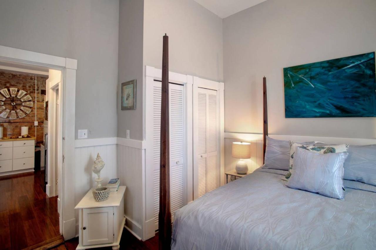 414 Waldburg A - Newly Renovated Apt With Outdoor Space! Apartment Savannah Bagian luar foto