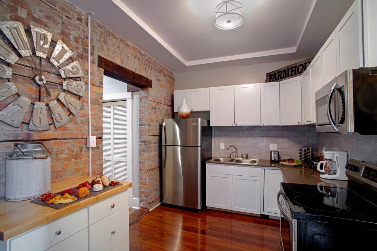 414 Waldburg A - Newly Renovated Apt With Outdoor Space! Apartment Savannah Bagian luar foto